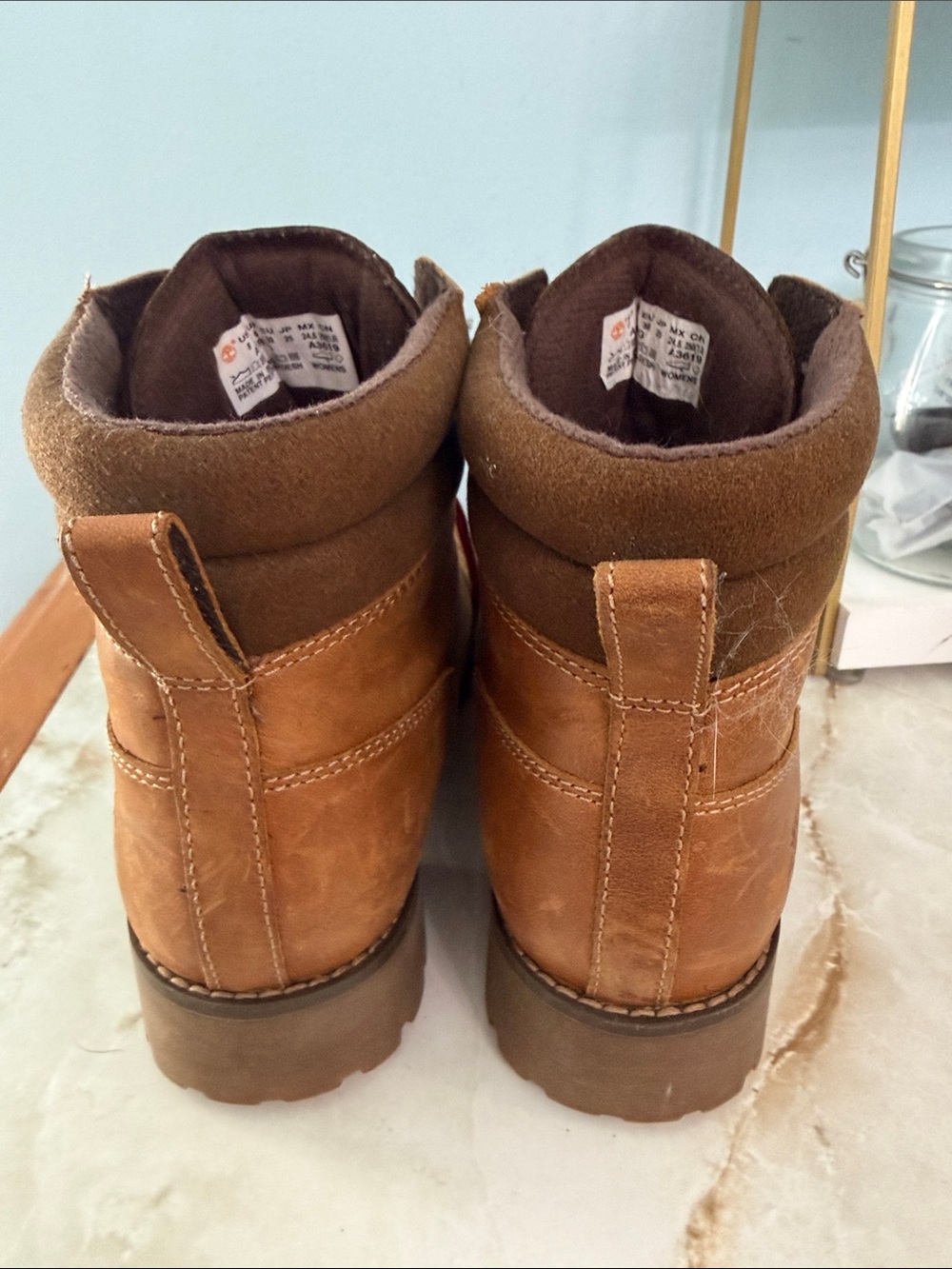 Timberland Tan Leather Boots with Red Laces - Picture 4 of 9